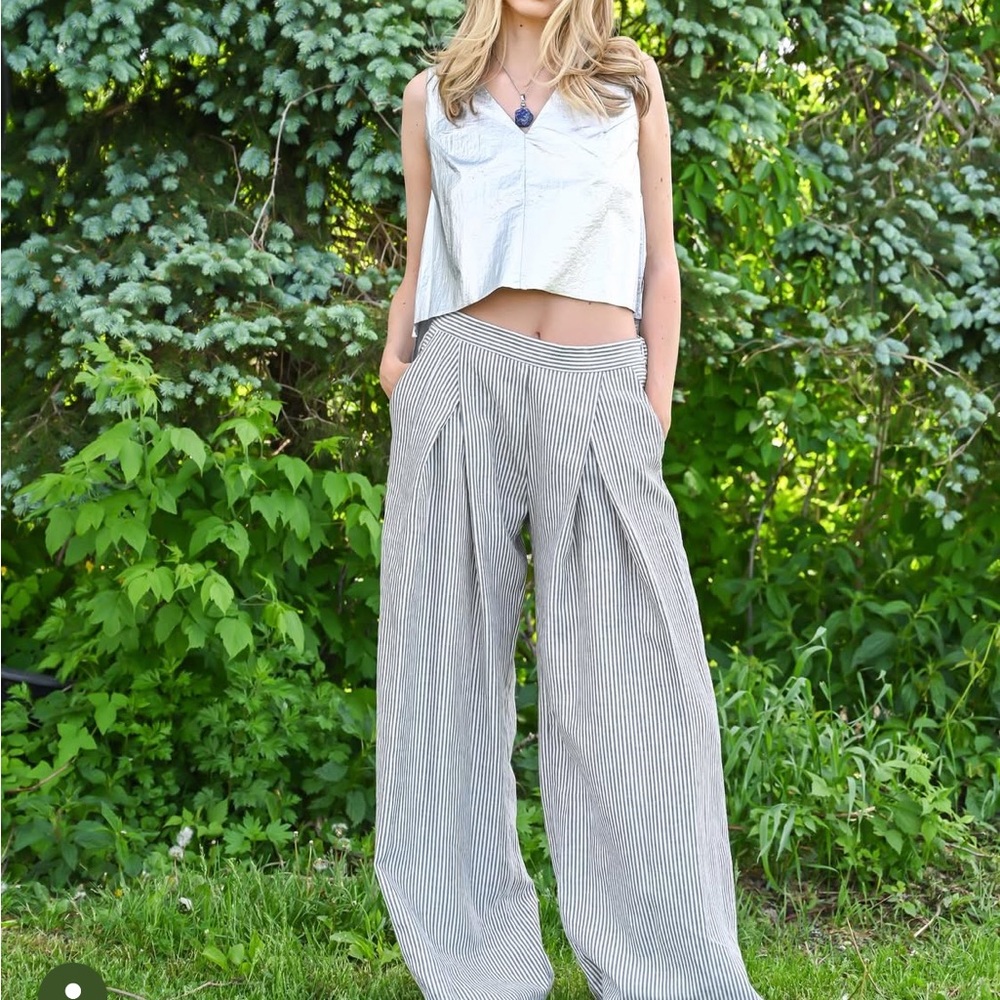 Elegant Black and White Striped Wide-Leg Pants